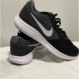 Nike men's size 8.5 wide
